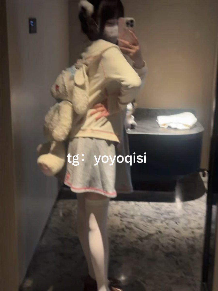 wawalian222's tweet photo. 感覺最近自己的物欲爆炸了 想消費 又沒錢😢
附一張庫存圖臭美一下～ https://t.co/jApERxDamb