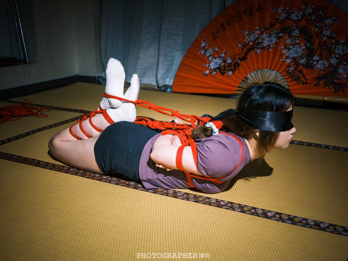 1ruvatar's tweet photo. Like the waves crash upon the shore
😺:@XuanchaMAO 
🏠＆📷:@kenji_kojima 
#捆绑 #shibari #绳缚 #绳艺 #束缚 https://t.co/LexybXyKa9
