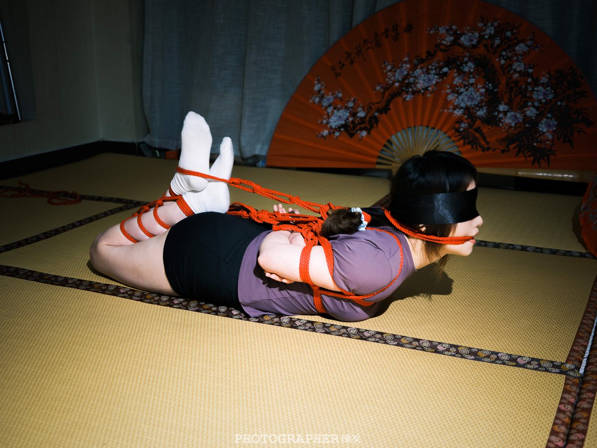 1ruvatar's tweet photo. Like the waves crash upon the shore
😺:@XuanchaMAO 
🏠＆📷:@kenji_kojima 
#捆绑 #shibari #绳缚 #绳艺 #束缚 https://t.co/LexybXyKa9