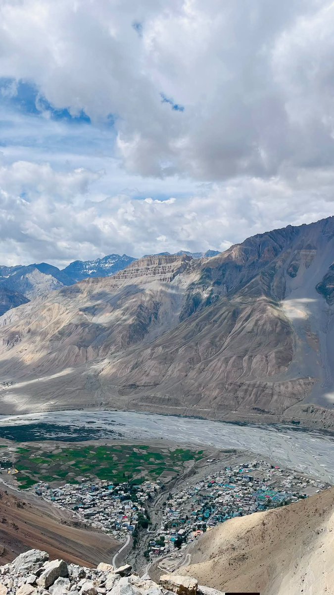 Meharjan555205's tweet photo. 🏔️ Ladakh — A spectacular land of rugged mountains, valleys and breathtaking landscapes.
#jammukashmir
#bigboss #tejran
#karuppu #spiritualawakening https://t.co/QQTssku9LI