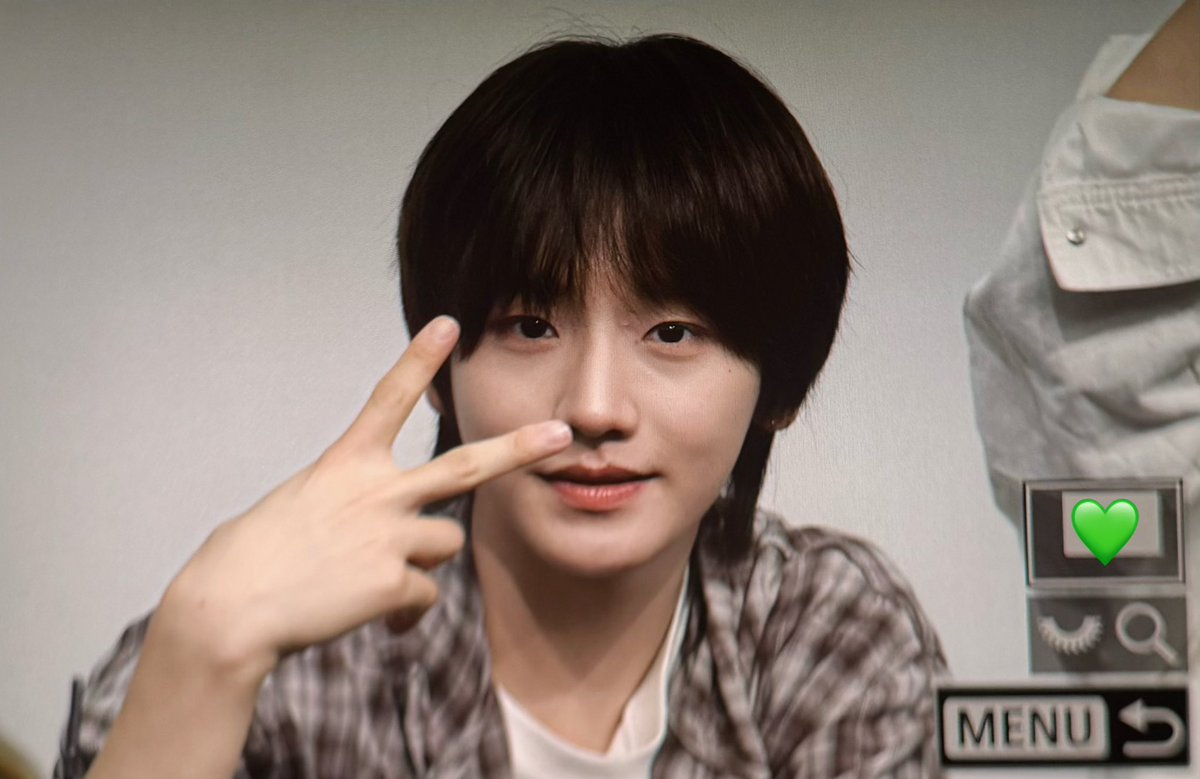seminluvr's tweet photo. ㅅㄹㅎ( ´-ω-)σ💚💚 https://t.co/23K8Wgpyhg
