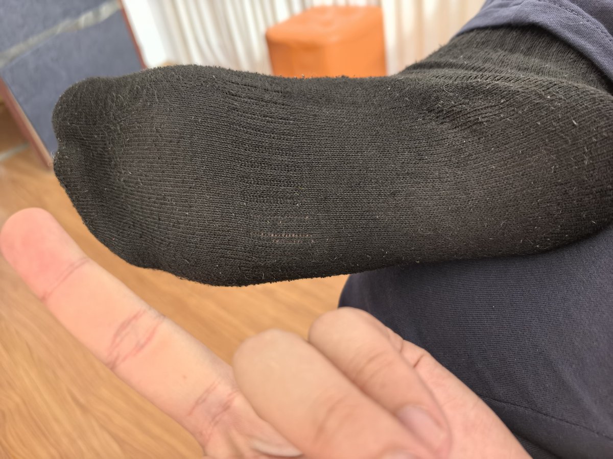 zhinanye88's tweet photo. 雄臭原味特价
48一双包邮，可选黑白
收到叼好，对着老子视频导管爆r https://t.co/75ZEqgYnwO