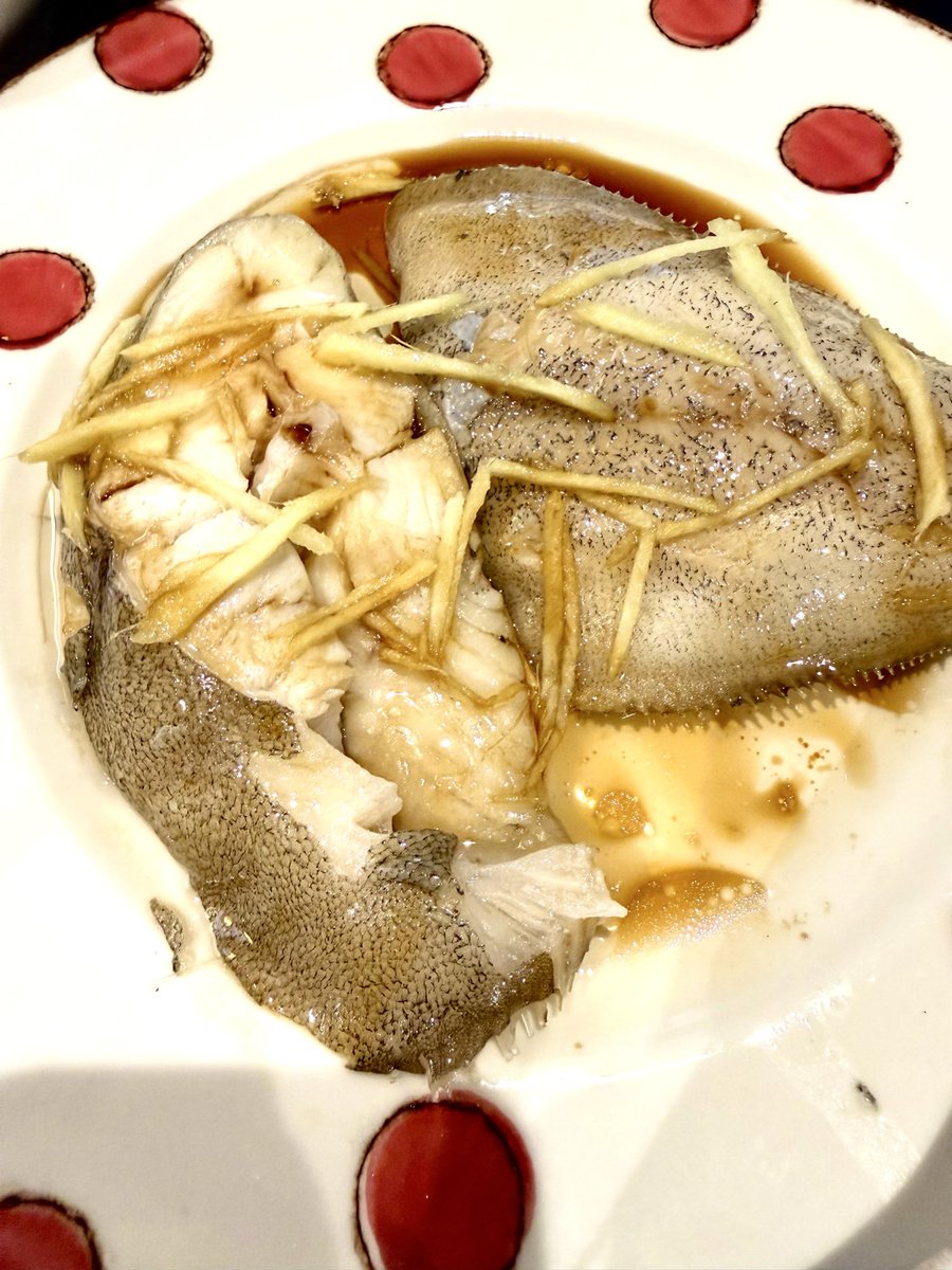 shakeshock_oo's tweet photo. 今晚的一鱼两吃，清蒸，蒜香煎烤，好吃😋 https://t.co/zAaykuxDoK