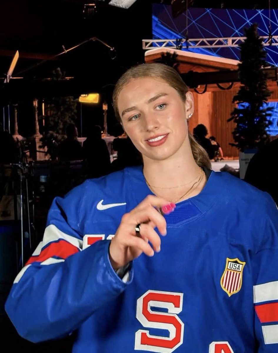 _slutlover69's tweet photo. @BallgagBoi Professional women's hockey player kk harvey https://t.co/NIeziriUYd