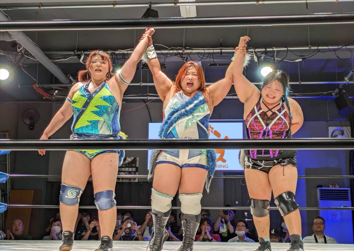 umahori81's tweet photo. 2025.10.6 ちょうど一年前
優宇さん🐻❄️とその遺伝子を継承する2人との優宇さんコスチューム3WAYマッチ💥
ゴキゲントーナメント中の表情も印象的😊
#香藤満月 選手➡️
#Chika 選手⬅️ https://t.co/DnFC0wb0cq