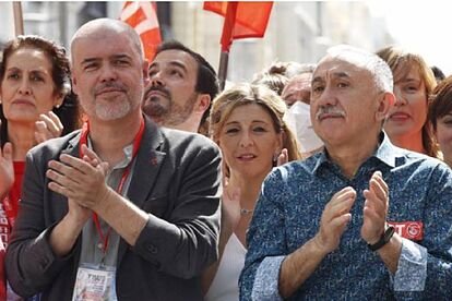 Javiergaciaisac's tweet photo. ¿HUELGA GENERAL CONTRA QUIÉN? ¿Contra la Diputación Permanente? Huelga General a lomos de una gamba  

Ocho años callados mientras la vivienda, la cesta de la compra y la vida se disparaban. Ahora, cuando la izquierda teme perder el poder, aparecen las pancartas y la “lucha obrera”.

No es sindicalismo. Es campaña electoral a lomos de una gamba.