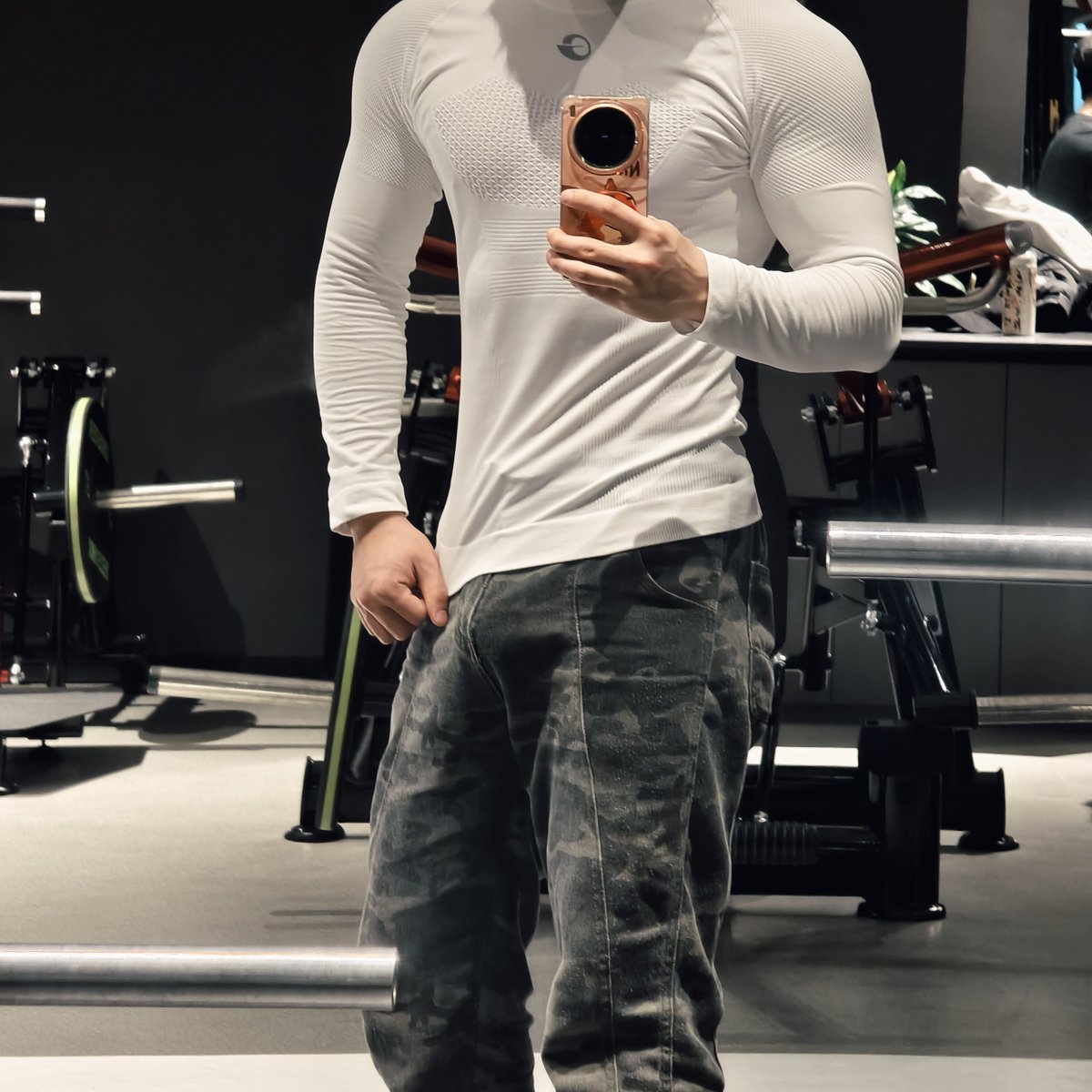 woshijir's tweet photo. 肌肉帅哥不为人知的秘密，练完之后精虫上脑展示自己的锁屌
#肌肉狗 #健身 #肌肉 #反差 #大学生 #暴露 #贱狗 https://t.co/ImLr1rJbSE