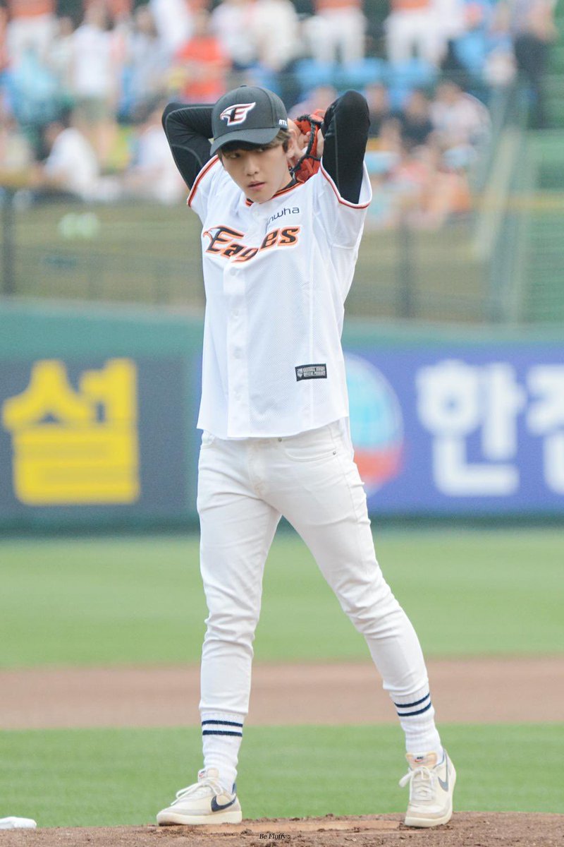 bloved5O6II2's tweet photo. ⚾️ x ⚽️ https://t.co/dmjsBeNtHC