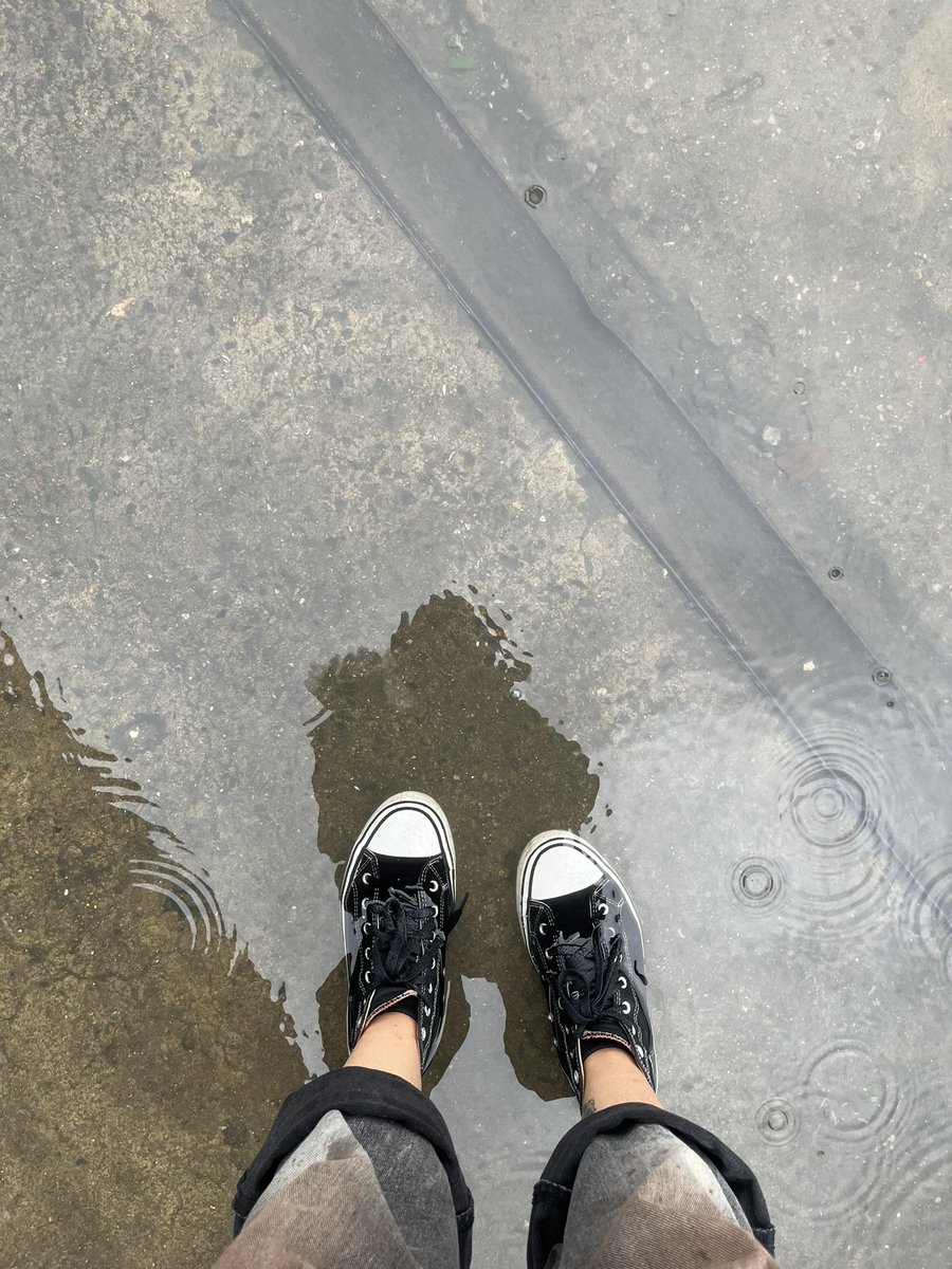 prapaip17735027's tweet photo. สบายเลยหน้างานเป็นแบบนี้🤣🤣 https://t.co/U1gglLNumB