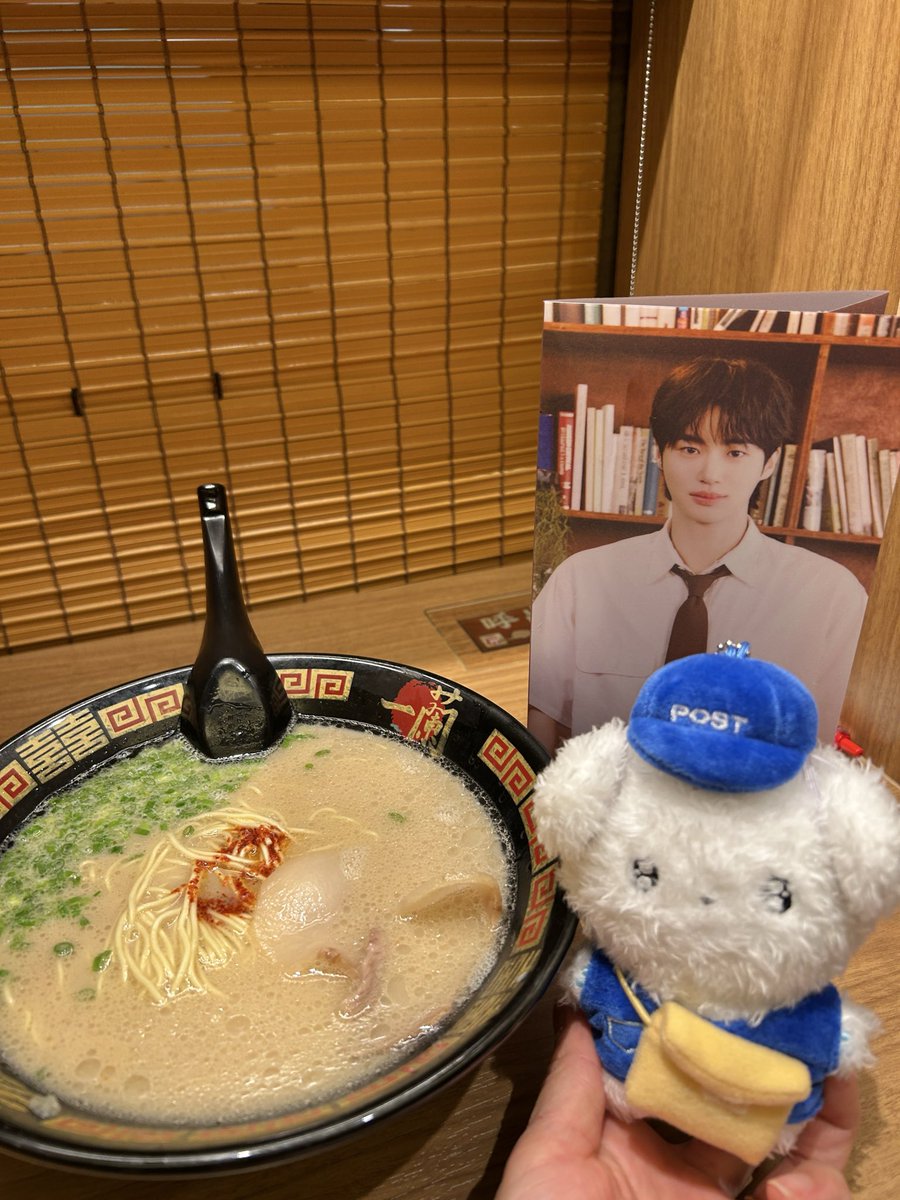 mameko40's tweet photo. ファーストライド見たよ✈️
ウヌのトレカ誰も出ず、、🤣

ウソクとウヌが食べにきた桜木町一蘭も🍜
ウソクまた横浜にきてほしいな♡

#ファーストライド https://t.co/Tp2eaFG8yq