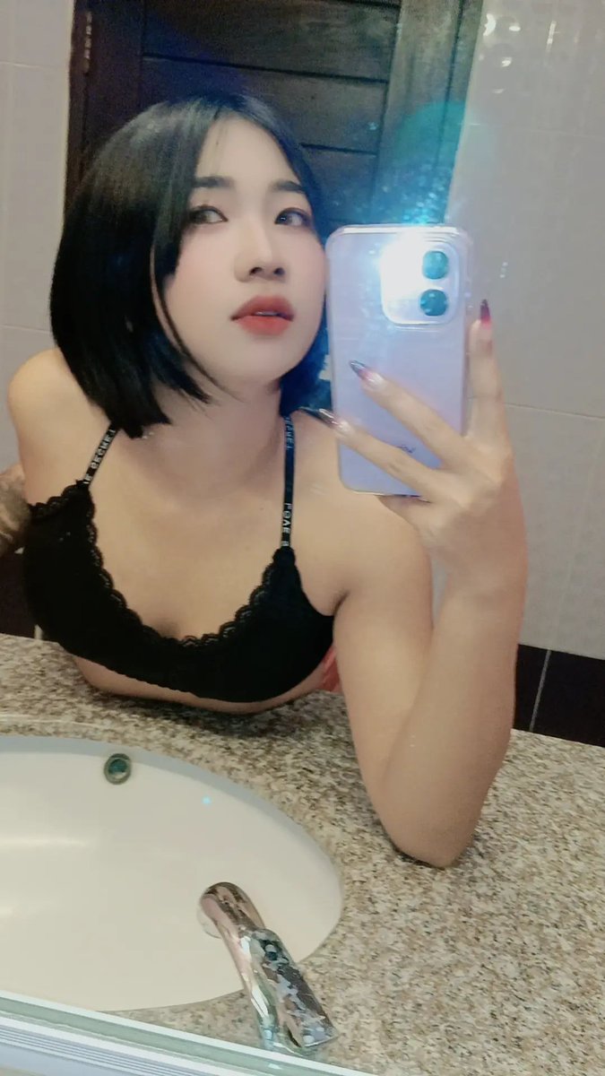 myjula667's tweet photo. ใครว่าสบาย วันๆเจอแต่อะไรไม่รู้ เพื่อนตอบแชทแทนไม่กี่นาทียังปรี๊ดแตก มันถามว่าทนได้ไงวันๆ555 บางที่ทนไม่ได้ด่าตรงๆก็มีจ้า😆 https://t.co/Xvb8PnLEzR