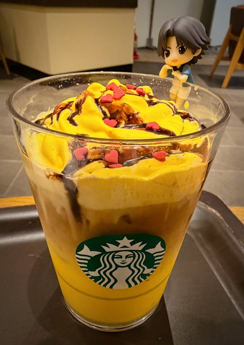 ice_rose_king's tweet photo. ポケモンコラボ飲みに✯⌁͛(⚫︎◕  ‧̫ ◕⚫︎)⚡︎✰◓
ホイップ潰れるの早すぎ…泣 https://t.co/3i7fGExJHx