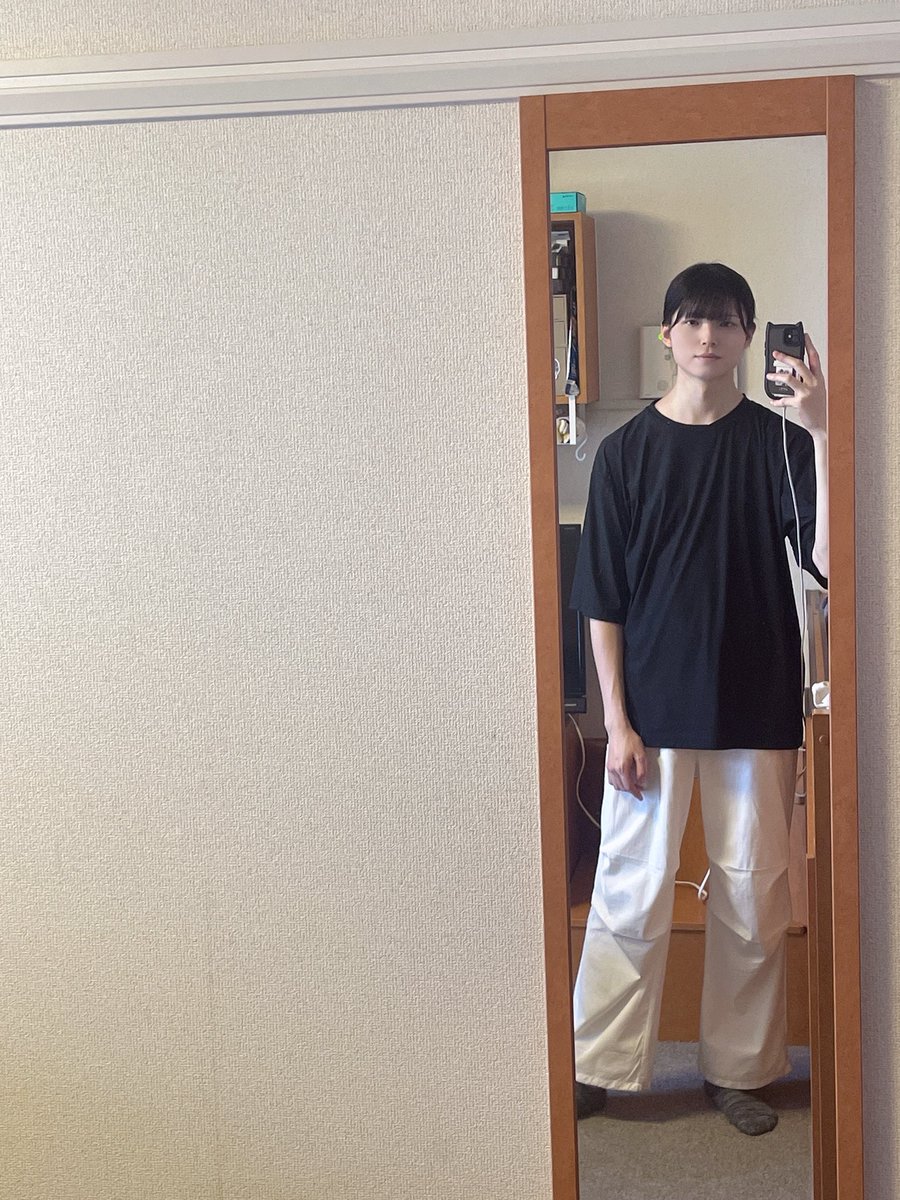 lyy_noir's tweet photo. 俺って何頭身あるんだ？ https://t.co/Vu11sH2GFF