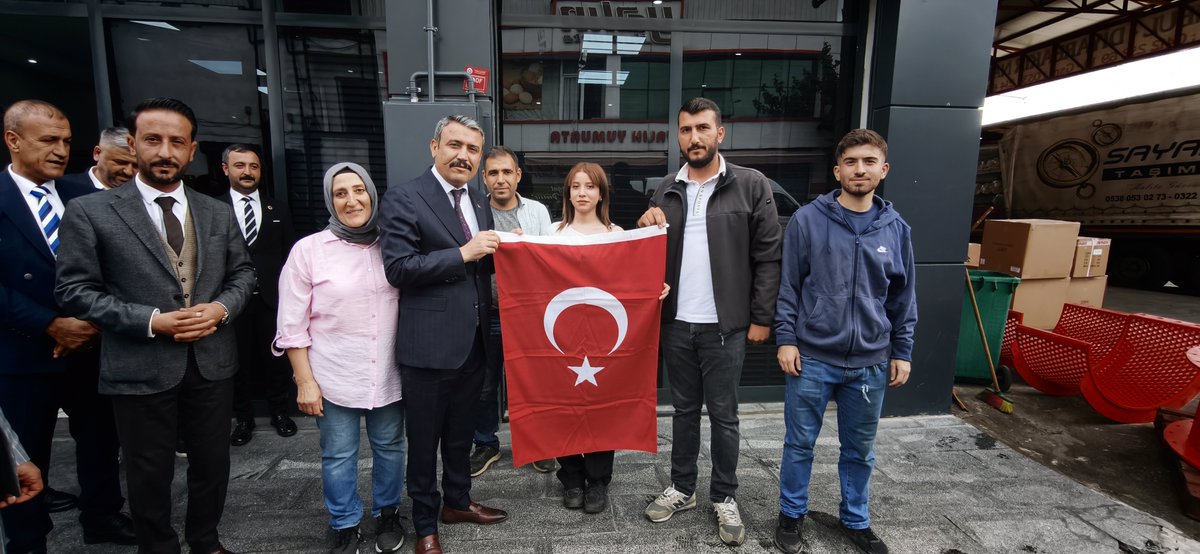 haluk814053's tweet photo. Diyarbakır Milliyetçi Hareket Partisi İl Başkanımız Sayın Hasan Özcoşkun, göreve gelmesinin üzerinden henüz yaklaşık bir ay geçmesine rağmen gece gündüz demeden sahada, vatandaşlarımızla iç içe çalışmalarını sürdürüyor.
@dbdevletbahceli 
@MHP_Bilgi 
@HsnozcoskunMHP https://t.co/kwY8isGyAg