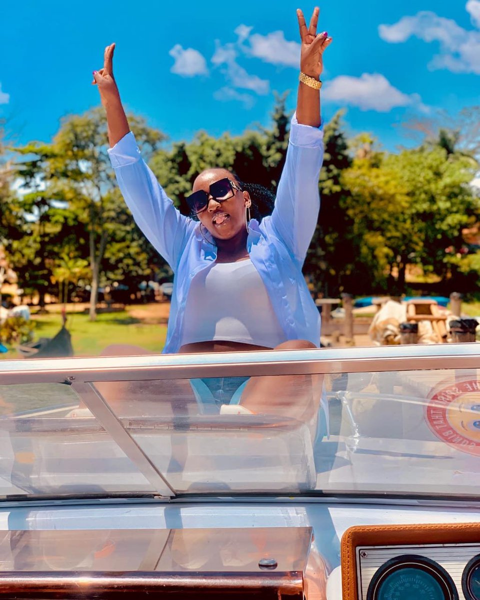 firstborn_tashi's tweet photo. I am happy because I'm grateful. I choose to be grateful. That gratitude allows me to be happy."
Tune now your Bbstv
#HeavensDian
#EbyoyaKuWeekend
#Actress
#HeavensDoves
Follow๐
https://t.co/FSusEpcYgr https://t.co/eO1V385ehU