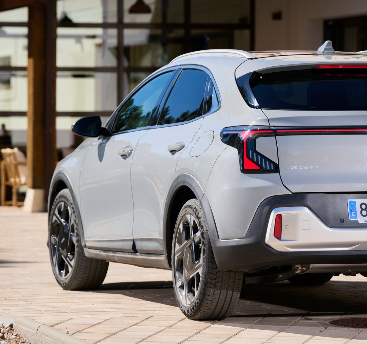cochealia's tweet photo. Hay restylings que apenas cambian la percepción de un coche y otros que consiguen que lo mires dos veces, con el Kia XCeed 2026 me pasa claramente lo segundo. 

https://t.co/rjtagHU7Wi

#KiaXCeed #Kia #Automocion #Restyling #Cochealia #Motor https://t.co/HWSAbGWGib