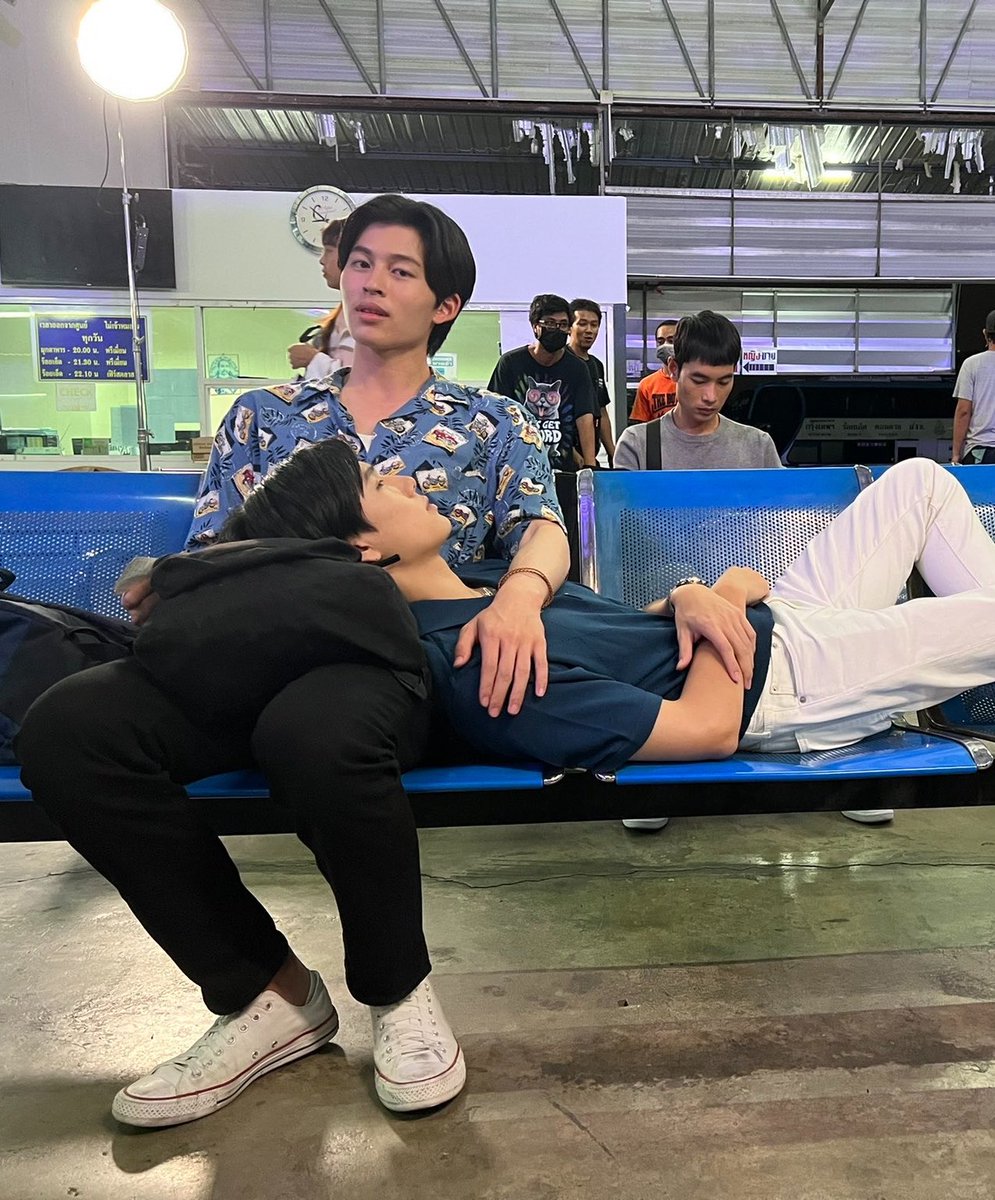 dejaBv6's tweet photo. 🐼 저는 잘 때 옆에 뭔가 없으면 안 돼요. 꼭 끌어안고 있지 않아도 괜찮고, 그냥 옆에 뭔가 놓여 있거나 제 위에 뭔가 올라와 있는 듯한 느낌이 필요해요.

ㅇㅇㅋ...... https://t.co/6cXysBABCg