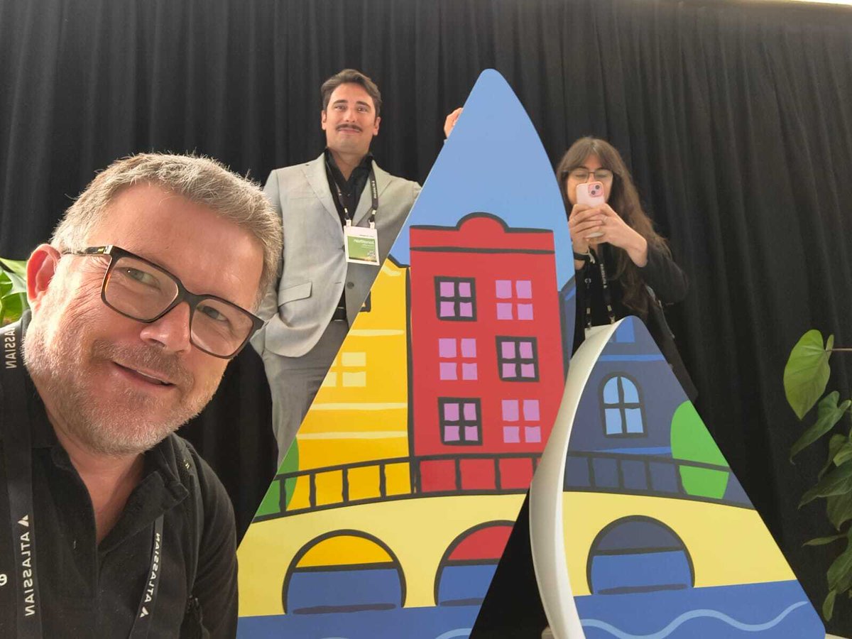 excentia's tweet photo. ¡Nuevo día en @Atlassian  Team ’26 Europe! 🇳🇱

Ayer, Partner Accelerate. Hoy abre la expo y nos esperan sesiones de Confluence, Teamwork Graph, Rovo y Assets.

📸 Os dejamos fotos de ayer de Hugo, John y Belén. ¡Seguimos contando!

#Atlassian #excentia https://t.co/dOqSO9CMtQ