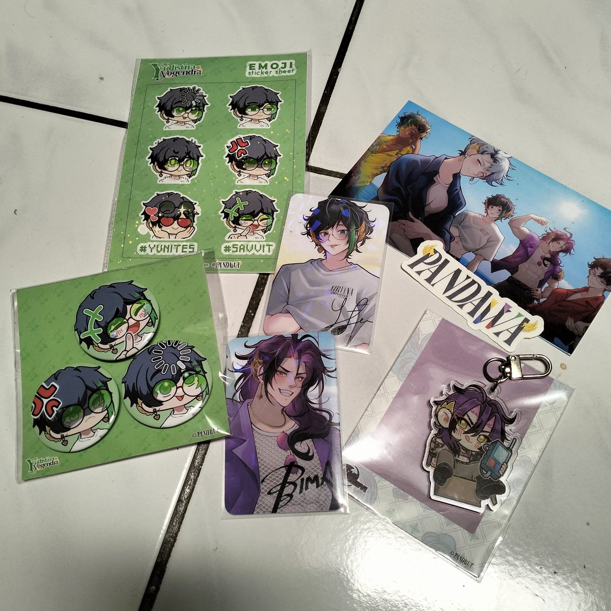 reispace__'s tweet photo. interest check~
aku mau sell semuaa merch ini apakah ada yang minat take???
yg pandavva kl take all free postcard + sticker bonusnyaa, yang sefurden kl take all free pin dan sticker harris basket yaa masing-masing ada 2pcs
t. pdvv yudis bima harris arion gin erray versa https://t.co/2qXCvC7a8L