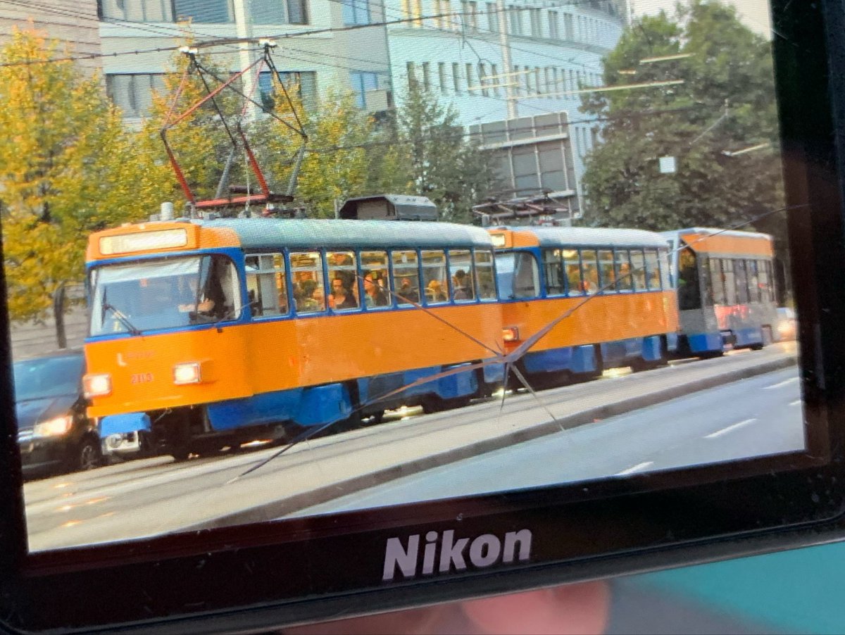 mepyu_'s tweet photo. ケツだけ低床車で何 https://t.co/4Q3Ser1UlF
