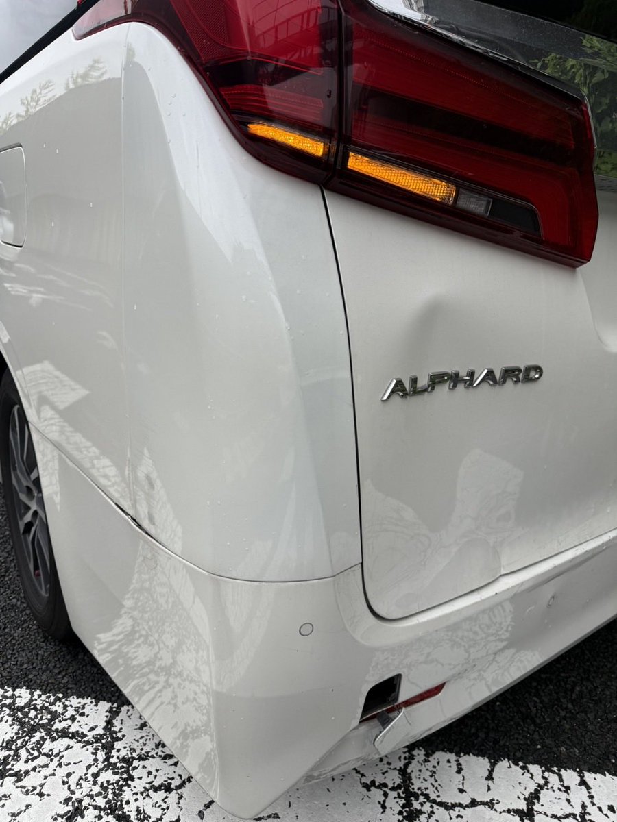 bakusai_x's tweet photo. 【拡散希望】白のアルファードにオカマを掘って逃亡した黒プリウスの情報求む！

10月6日午前7時12分の枚方IC付近でナンバーは「･･83」とのこと

目撃者いたらお願いします！
#事故  #枚方 
https://t.co/yxCKWITBc0