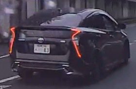 bakusai_x's tweet photo. 【拡散希望】白のアルファードにオカマを掘って逃亡した黒プリウスの情報求む！

10月6日午前7時12分の枚方IC付近でナンバーは「･･83」とのこと

目撃者いたらお願いします！
#事故  #枚方 
https://t.co/yxCKWITBc0