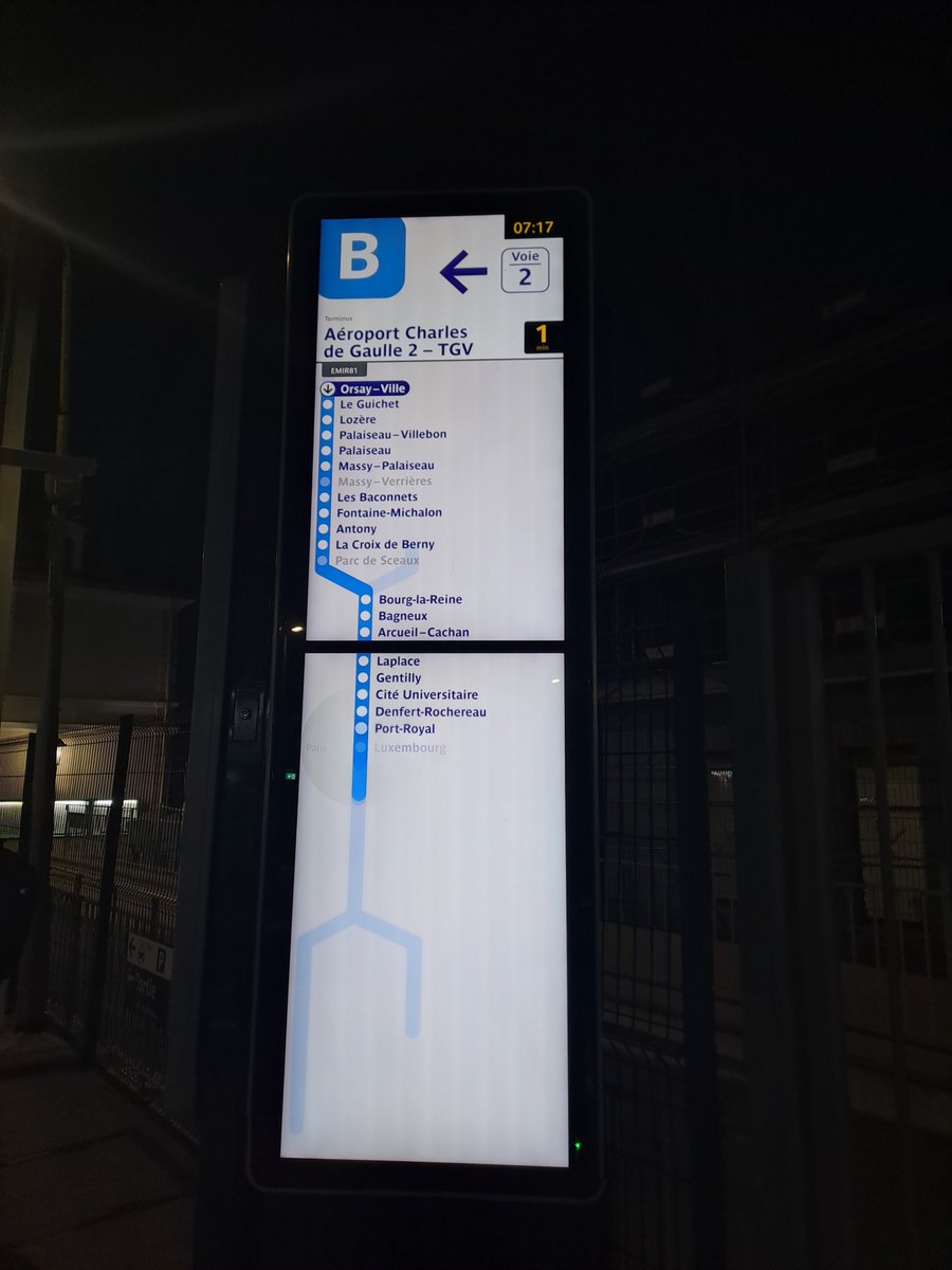 gautierdga16's tweet photo. @RERB On a l affichage d Orsay a la gare de gif .. c est curieux ... https://t.co/pnGfWlzEvd