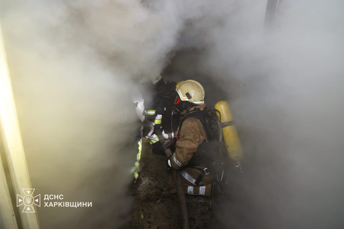 StudMedia's tweet photo. У ніч проти 6 жовтня росіяни атакували цивільне підприємство в Київському районі Харкова, внаслідок чого зайнялася складська будівля.

Як повідомили у ДСНС, жертв і постраждалих немає. https://t.co/EEc9V1kcxY