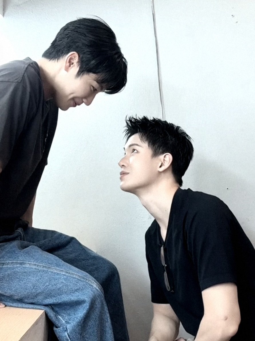 ukidll2's tweet photo. ตรายยยยยย นี่ว่ามีคนเขินจีงงงงง 😭😭😭 https://t.co/ZiYlddrdIZ
