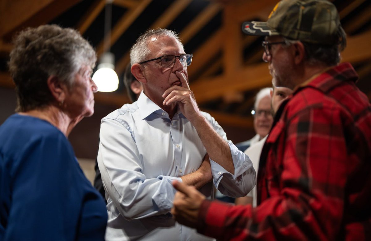 LDoerkson's tweet photo. Thank you Campbell River!

British Columbians from across the North Island came out tonight to send a strong message: we need strong leadership in these serious times, and change is on the way.

On October 24, vote Conservative to deliver the strong leadership and change BC needs.