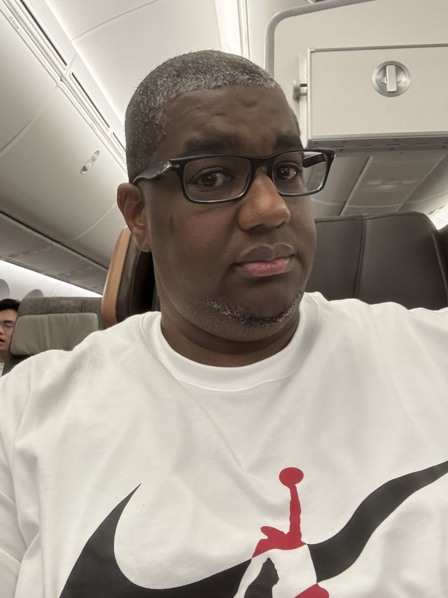 KevinGraySports's tweet photo. Mavs Macau Trip Tweet No. 2! 

We on the plane in the comfy seat boys and girls 👀! #MFFL https://t.co/dIDr3qcXmy
