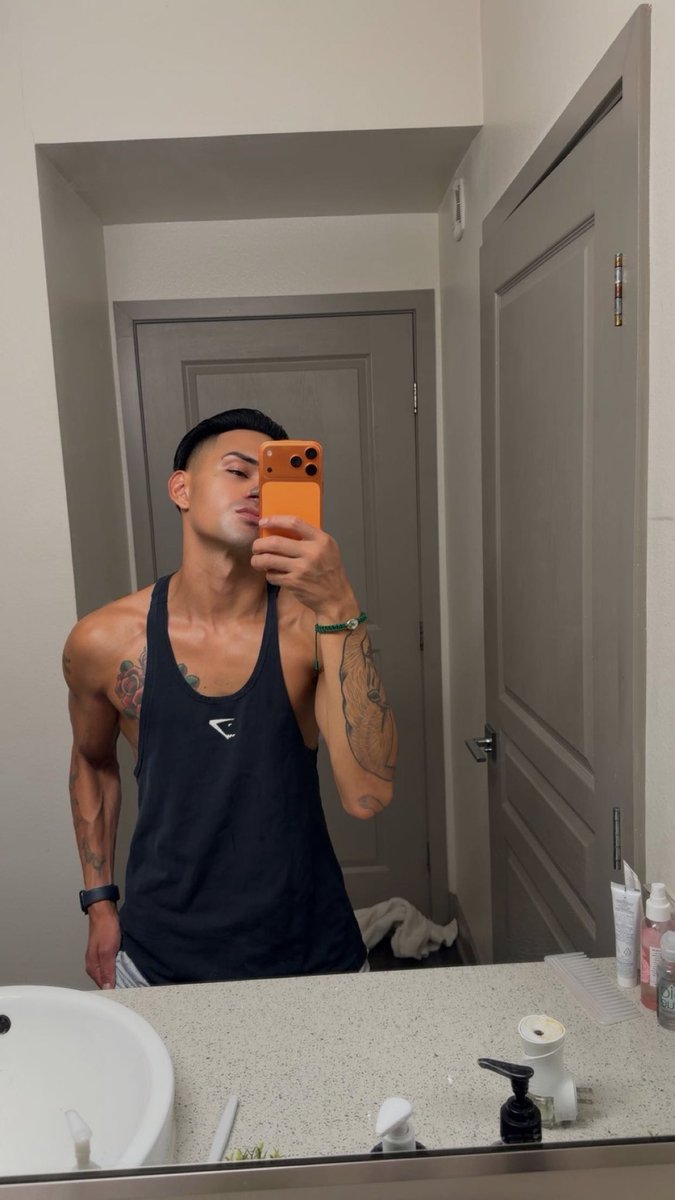 jovany2020's tweet photo. #latino #DL #BI #single #IE #LasVgas #TX #AZ #fypシ゚viral #CA #LA https://t.co/0q9CKvw1sT