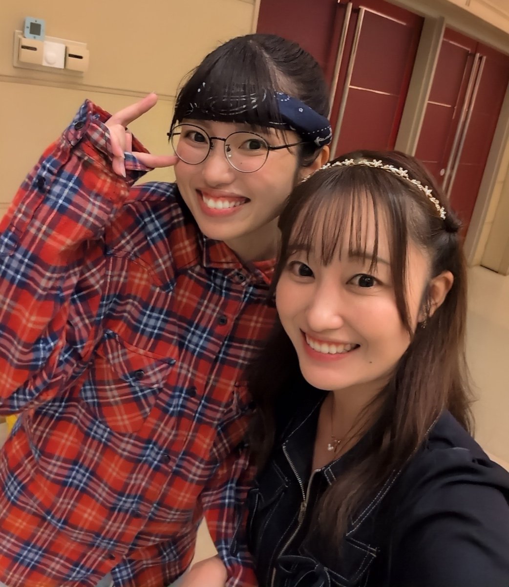AYANE_CLALA's tweet photo. 先日は我が同期、のちゃんの10周年記念ライブに遊びに行ってきました！

のちゃん輝いてた！
夢が叶った、実感したってのちゃんの言葉を聞いて、これまでの努力を感じて、同期として一緒にいられたこと��誇りに思いました！
これからも、のちゃんと桃花が頑張り続ける限り応援してる！
大好きだよ💕 https://t.co/Pl6dNWkcxl
