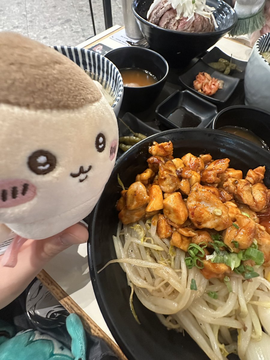 noatthee's tweet photo. 용치마 11시간 웨이팅은...다들 얼마나 진심인건지 이러고 집와서 씻으니까 입장 가능하다고 연락옴 ㅜㅜ https://t.co/aTEjLvEaGc