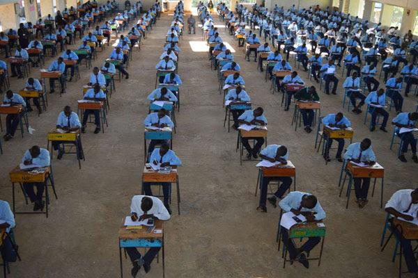 FellohTheDon's tweet photo. 🎓 KENYA PREPARES FOR EXAMS AS HEAVY RAINS LOOM
The Government says measures are being put in place to prevent the expected heavy rains from disrupting the 2026 national examinations and assessments.

#KCSE #KJSEA #KenyaEducation #Kenya https://t.co/awXqr3i4Ur
