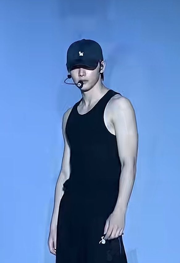 Angrande27's tweet photo. Hotter than my food 😍 https://t.co/BZz1xLxrnk
