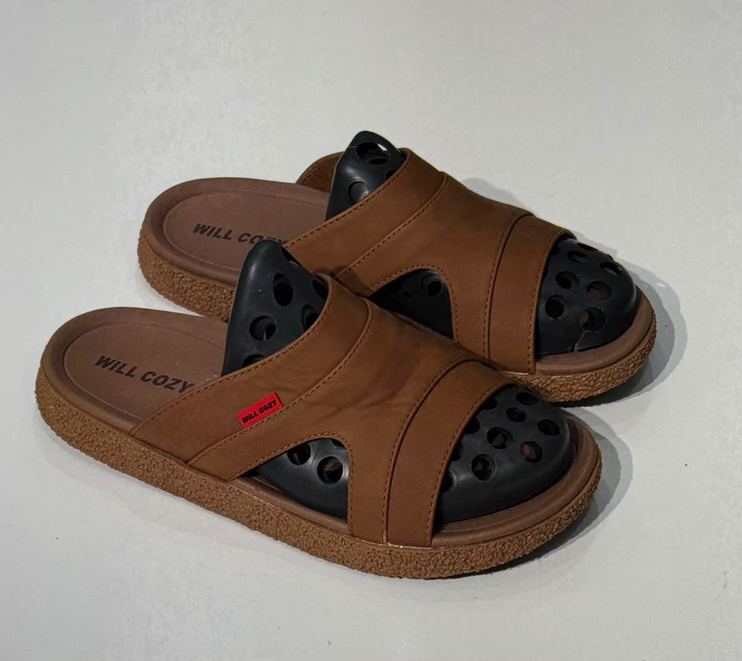 dinero_crocs's tweet photo. + will-cozy slides 🆕 

🏷️— N18,000

Location Kaduna—worldwide delivery. 
WhatsApp: 08063769764 https://t.co/0YqzX3h4lC
