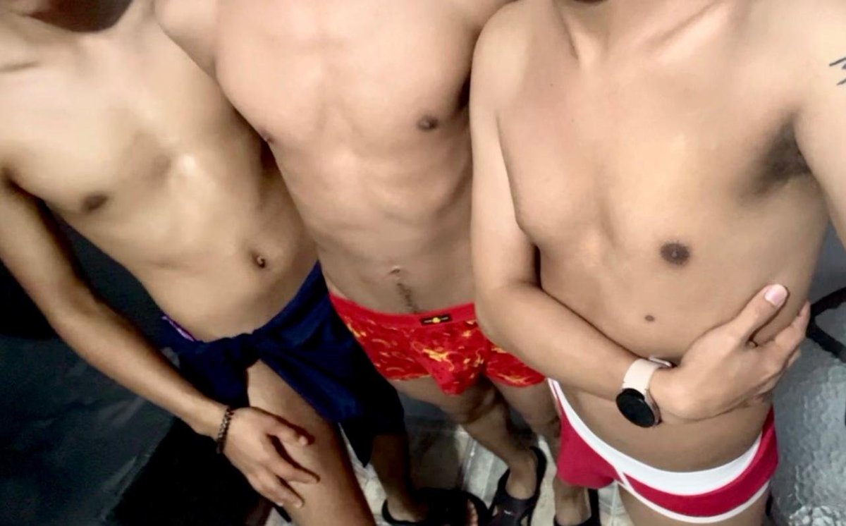 itsevanridge's tweet photo. Rica cojida que le dimos a este culito 🥵🔥🙂‍↕️ 
🍆@SoyTuPackGt 
🍆 @itsevanridge
🍑 @chapin_brownboy https://t.co/ClgkG8EOyi