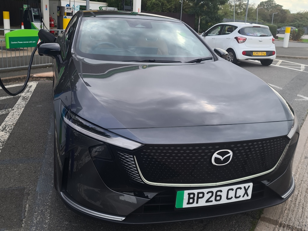 EVFleetWorld's tweet photo. Fleet World Fleet: Mazda6e EV 258PS Takumi Plus
Our long-term Mazda6e swaps business trips for a 250-mile university drop-off this month. By Natalie Middleton.
P11D: £39,930...
https://t.co/Du3I6nOBNu
#NewCars #Mazda6e https://t.co/WUrw3gXN9F