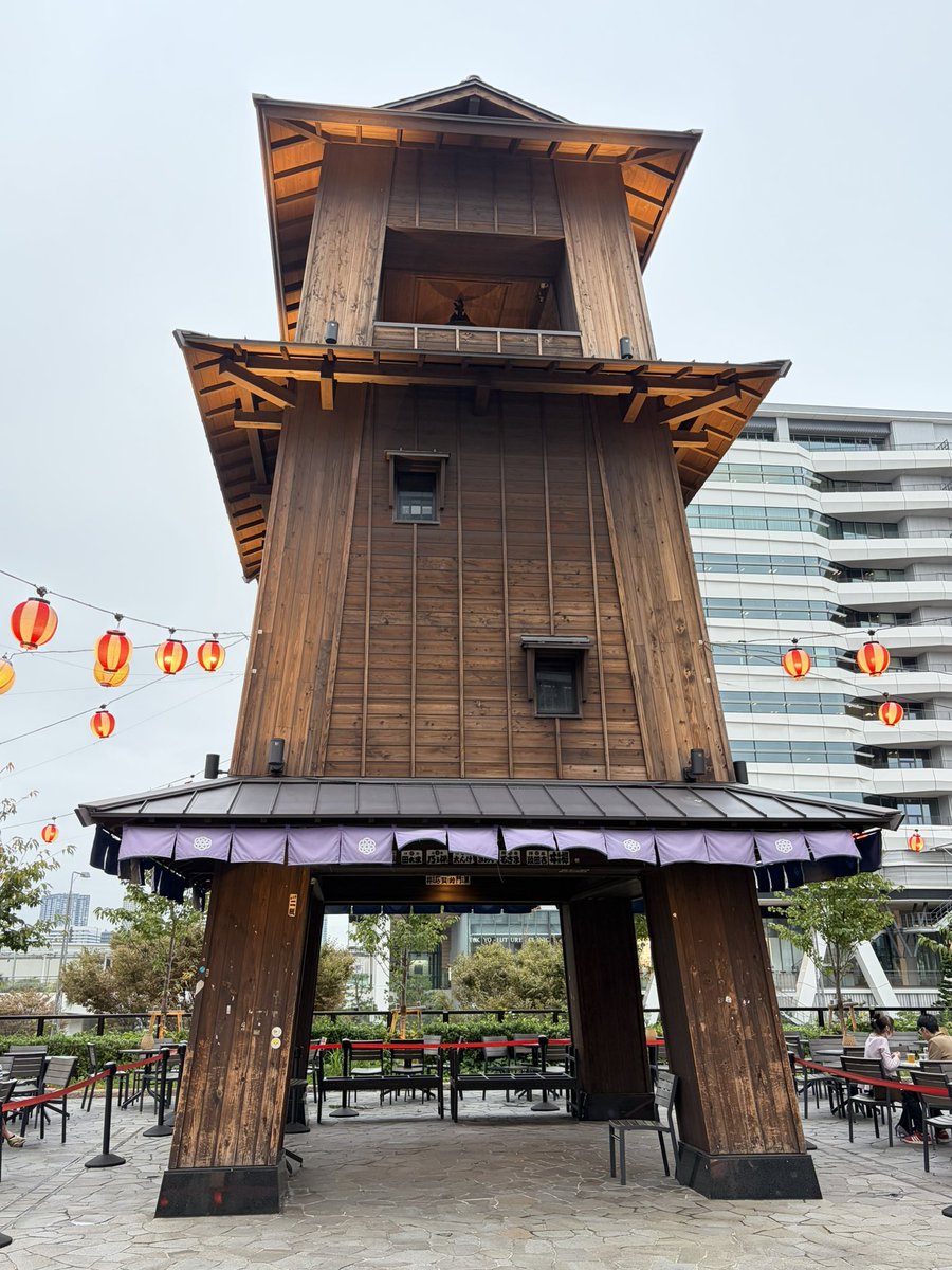 creampuff_yu's tweet photo. スモールワールズのあとは豊洲の千客万来の足湯浸かってきたり貨物線跡の遊歩道を散歩してきたりと非常に充実。
同行したおじ様も僕のプランニングのツアーを楽しんでくれて、僕も嬉しかったです。笑 https://t.co/klcKQWiiWz