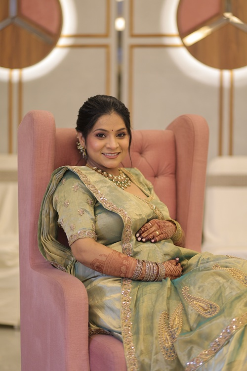 ThreadsWerindia's tweet photo. 🤰 Style and comfort can go hand in hand. Discover party outfit ideas that help you look elegant, feel confident, and stay comfortable throughout your pregnancy.
👉 Read more: https://t.co/jJLzBWqvv6
#MaternityFashion #PregnancyStyle #FashionTips #MomToBe #Threads https://t.co/NHmbSd61pN