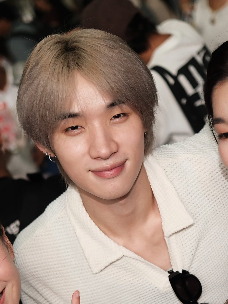 fonyol_'s tweet photo. ฮงชิโคตรหล่อเลยเว้ยยย ╥_╥ https://t.co/vKI6HJUbxS