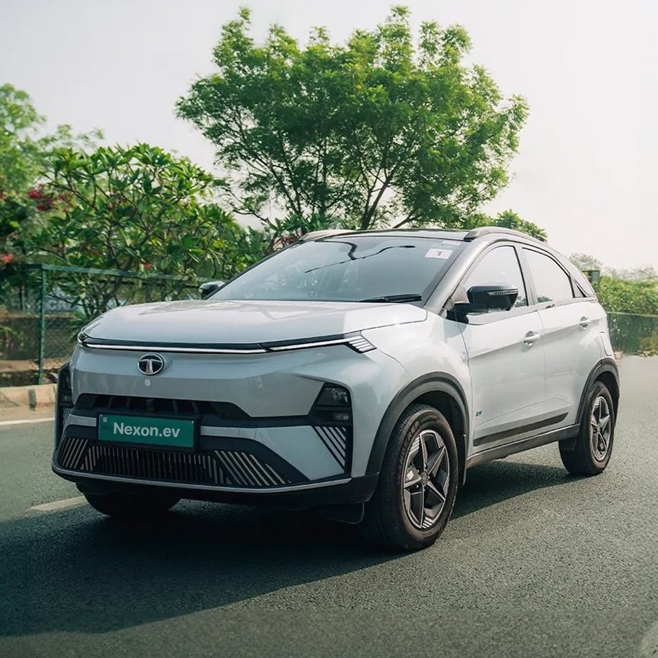 VahanWarta's tweet photo. Tata registered 14,892 EVs in Sep’26, up 102% YoY and 8% MoM.

But look beyond the headline 👇

✅ Punch EV: 4,666 | +278% YoY
✅ Nexon EV: 3,469 | +43%
✅ Sierra EV: 1,951 | +35% MoM
✅ Curvv EV: 1,244 | +184% YoY

The bigger story:
🔹 Punch + Nexon + Sierra = 10,086 units, nearly 68% of Tata EV volume
🔹 SUVs/crossovers = 87% of Tata EV volume

So Tata's EV growth is no longer being driven by its entire portfolio equally. It is increasingly becoming an SUV-led growth story.

But there are cracks too:
⚠️ Tiago EV fell 34% MoM
⚠️ Harrier EV fell 13% MoM and 5% YoY
⚠️ Curvv EV was almost flat MoM despite strong YoY growth

And perhaps the most interesting signal: Sierra EV registered 1,951 units more than Harrier EV's 1,591.

Even more revealing: around 77% of Sierra registrations were with the 75-kWh battery, while AWD accounted for 20%.

The real story is the shift in Tata's EV demand mix:

From affordable hatchback-led EV adoption towards premium SUVs, larger batteries and newer products.

Now the question is: Can Tata sustain this momentum once the initial Sierra demand normalises and can Harrier EV recover?
Source: @evelectree 
#TataEV #EVSales #VahanWarta