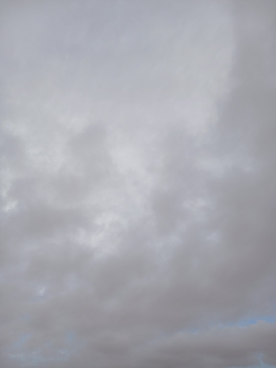 Pppppgnqzvr's tweet photo. الغيم والخريف سوف يقبل 
ما اجمل ان نعيش لحظات جميلة 
صباح الهدوء الرومنسيه الحنان 
في هذا الجوا هل تحتاجي  لحضن دافي 
الاحترام السريه راس كل علاقه وصداقه https://t.co/YBNJvdVPt4