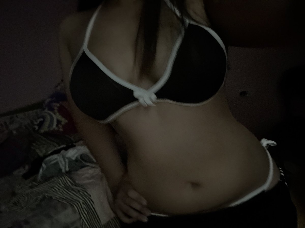 need2cugirl's tweet photo. tried on this swimsuit that js arrived but it didn’t fit :( https://t.co/HBP5Yi9h0z