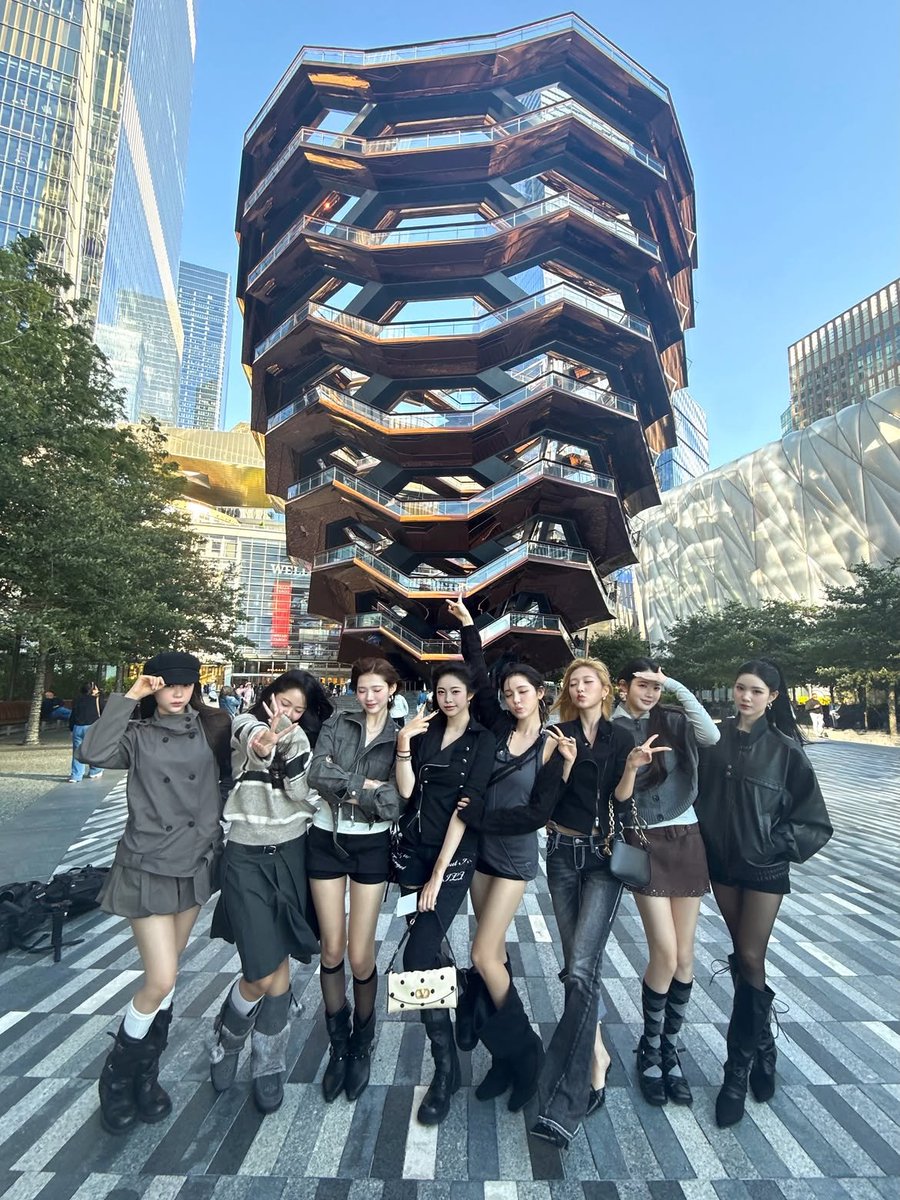 H2H_INA's tweet photo. Hearts2Hearts in New York♡ https://t.co/0J5CajWGHB