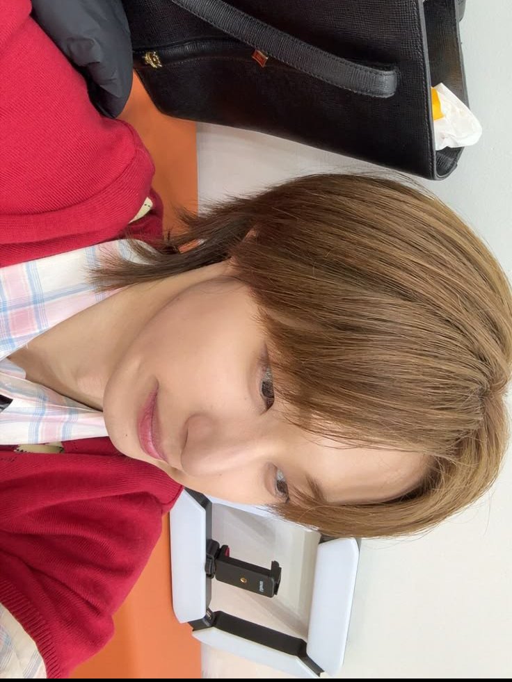 reducgly's tweet photo. ㅤㅤㅤ
"Paham ga?"

Kedip-kedip bentar terus geleng pelan. 

"Enggak."

"Terus kok bisa nyala?"

"Ga tau. Disambungin aja."

𝘒𝘰𝘤𝘢𝘬. 
ㅤㅤㅤ https://t.co/vfgMPOe6H0