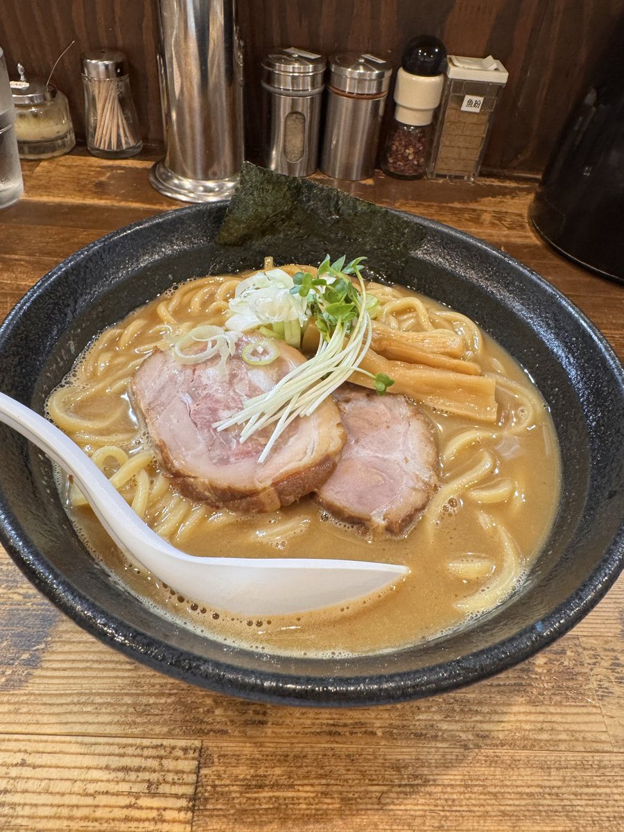 iga_f_5's tweet photo. 昨日は雨に降られましたからね…
なんか風邪気味です。
AM出張が終わったので、PMテレワークに向けて地元で栄養補給しました！ https://t.co/hUjvJnQdCD