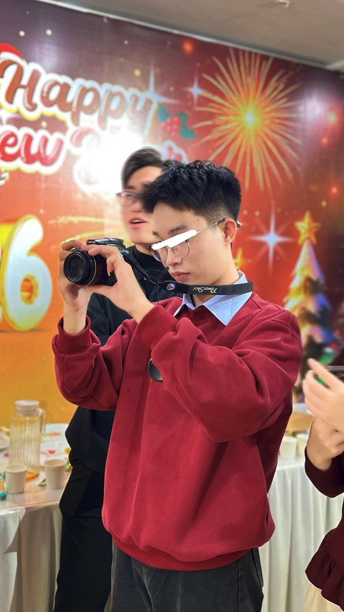 traidepdaily's tweet photo. Vẫn là cậu sv ĐHQG thư sinh 🤦 
bắn tinh ào ào 💦
full inb tele #traidepdaily https://t.co/rYbr32thc1