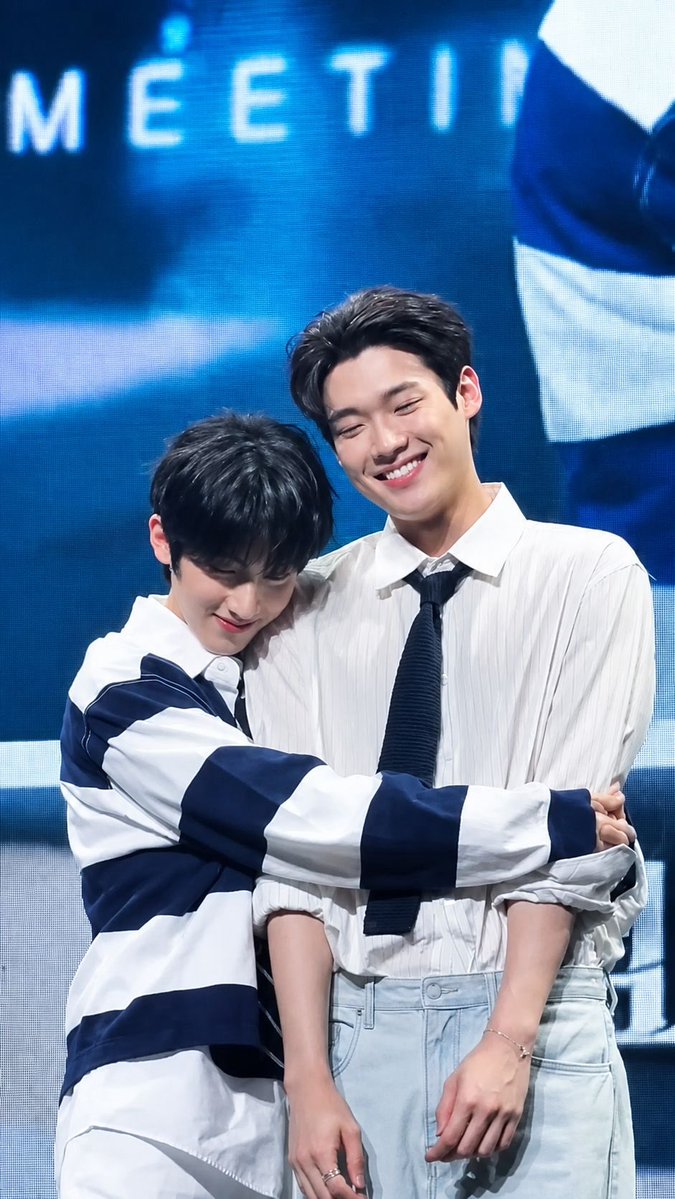 im_hlan_'s tweet photo. Whatever the day brings, you've got our love.
Dù ngày hôm nay ra sao, hai bạn luôn có tình yêu của chúng mình.

ALWAYS BY YOONWOO’S SIDE
#WELCOMEHOMEYOONWOO
#YOONSIKxSIWOO
#검사실의제안과_함께한_100일넘게 https://t.co/0SyvrQxkSg
